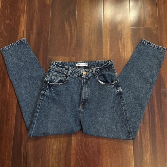 ZARA High Waisted Jeans Size 6 (runs small) - Picture 1 of 8